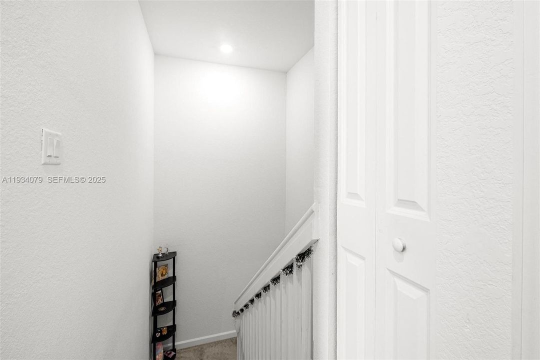 For Sale: $360,000 (3 beds, 2 baths, 1483 Square Feet)