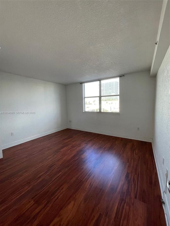 En Venta: $289,000 (1 camas, 1 baños, 905 Pies cuadrados)