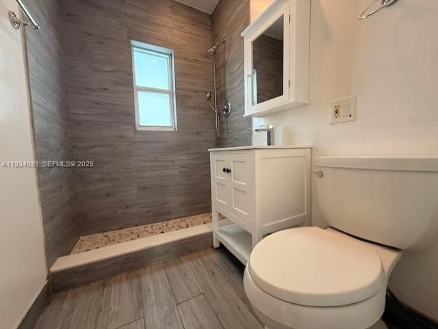 For Rent: $1,850 (1 beds, 1 baths, 745 Square Feet)