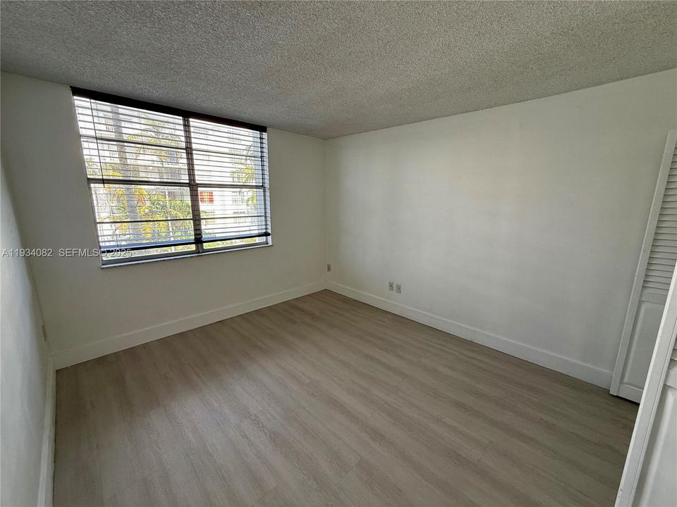 For Rent: $2,000 (2 beds, 2 baths, 1175 Square Feet)