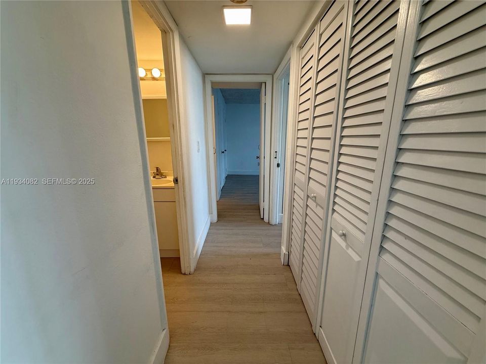 For Rent: $2,000 (2 beds, 2 baths, 1175 Square Feet)