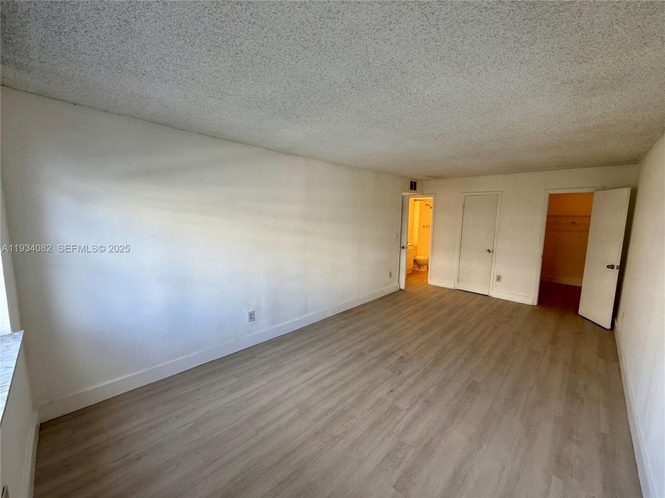 For Rent: $2,000 (2 beds, 2 baths, 1175 Square Feet)