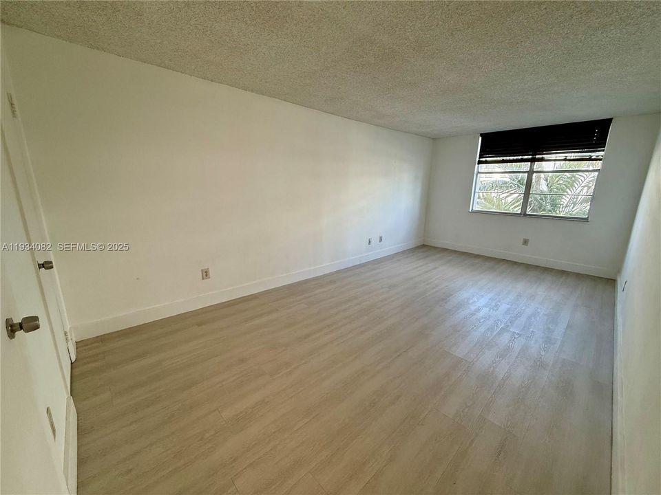 For Rent: $2,000 (2 beds, 2 baths, 1175 Square Feet)