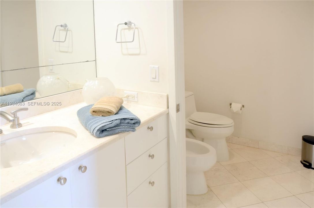 For Sale: $1,330,000 (2 beds, 2 baths, 1505 Square Feet)