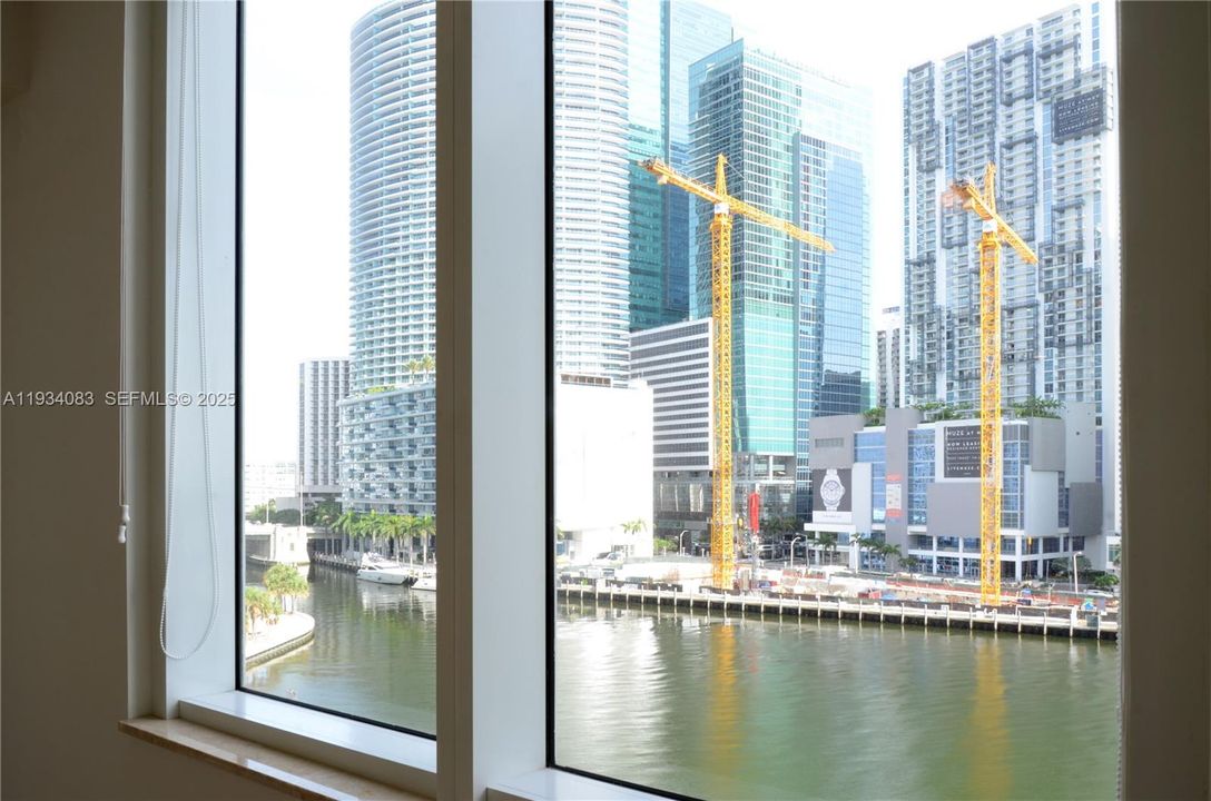 For Sale: $1,330,000 (2 beds, 2 baths, 1505 Square Feet)