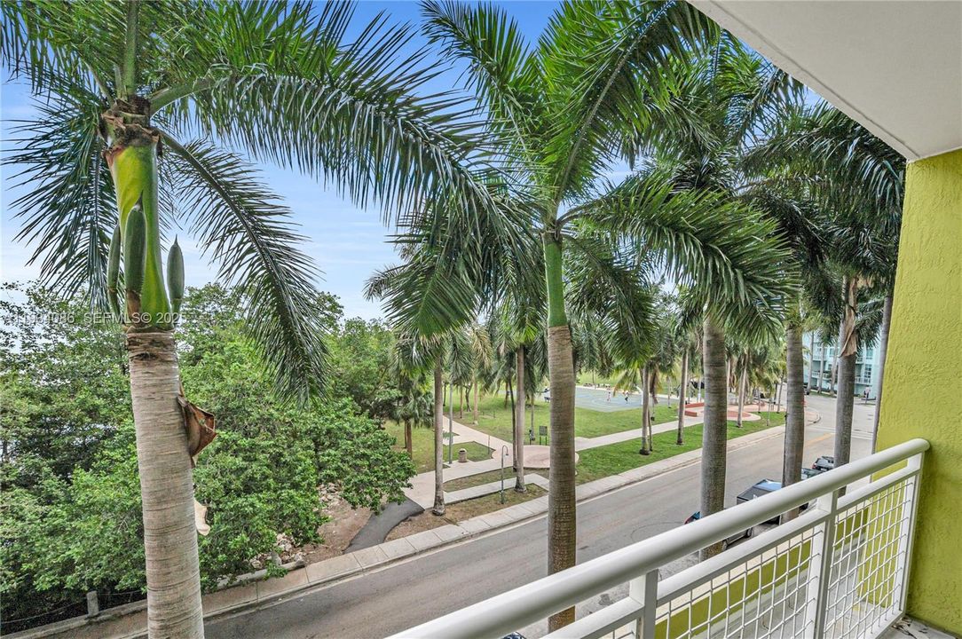 For Rent: $3,450 (2 beds, 2 baths, 1107 Square Feet)