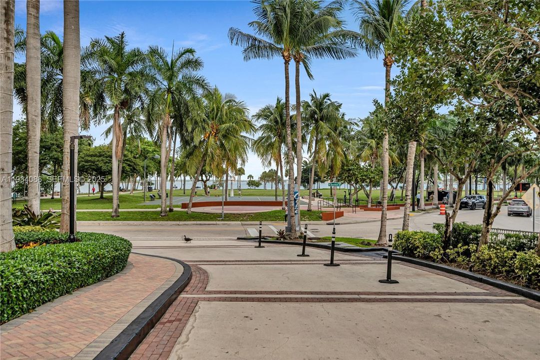 For Rent: $3,450 (2 beds, 2 baths, 1107 Square Feet)