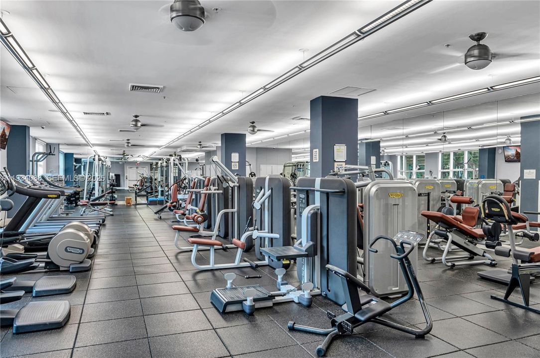 For Rent: $3,450 (2 beds, 2 baths, 1107 Square Feet)