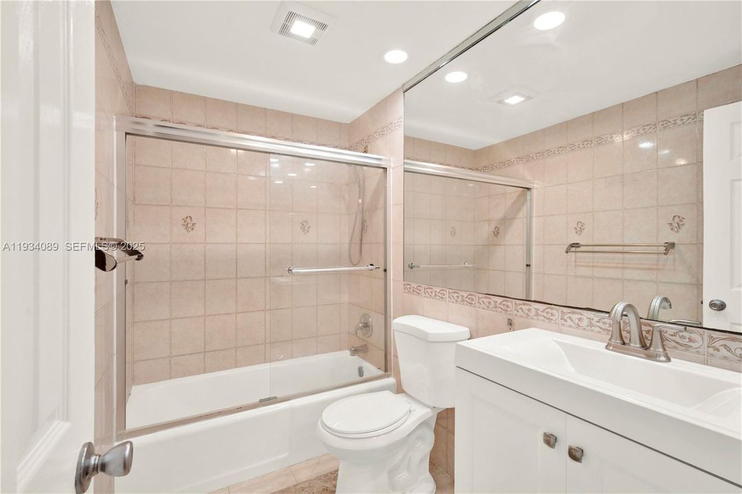 En Venta: $295,000 (1 camas, 1 baños, 720 Pies cuadrados)