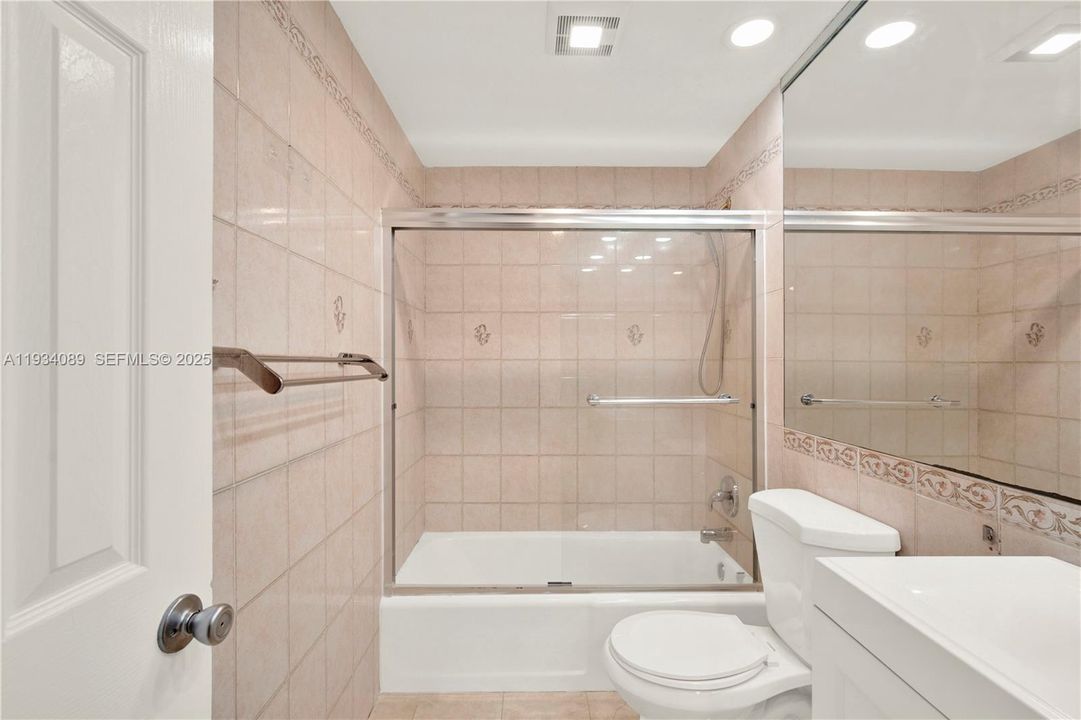 En Venta: $295,000 (1 camas, 1 baños, 720 Pies cuadrados)