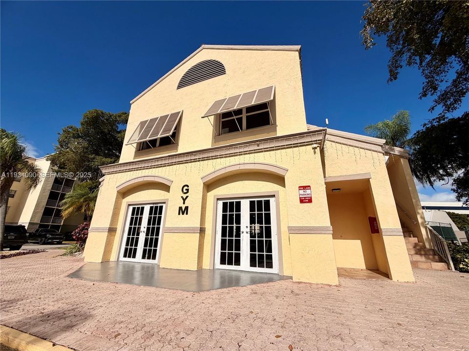 В аренду: $1,950 (1 спален, 1 ванн, 810 Квадратных фут)