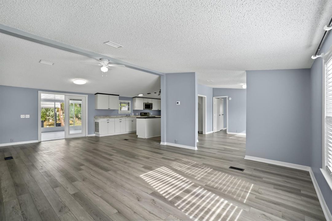 7990-129th-Pl-HigMedia-011