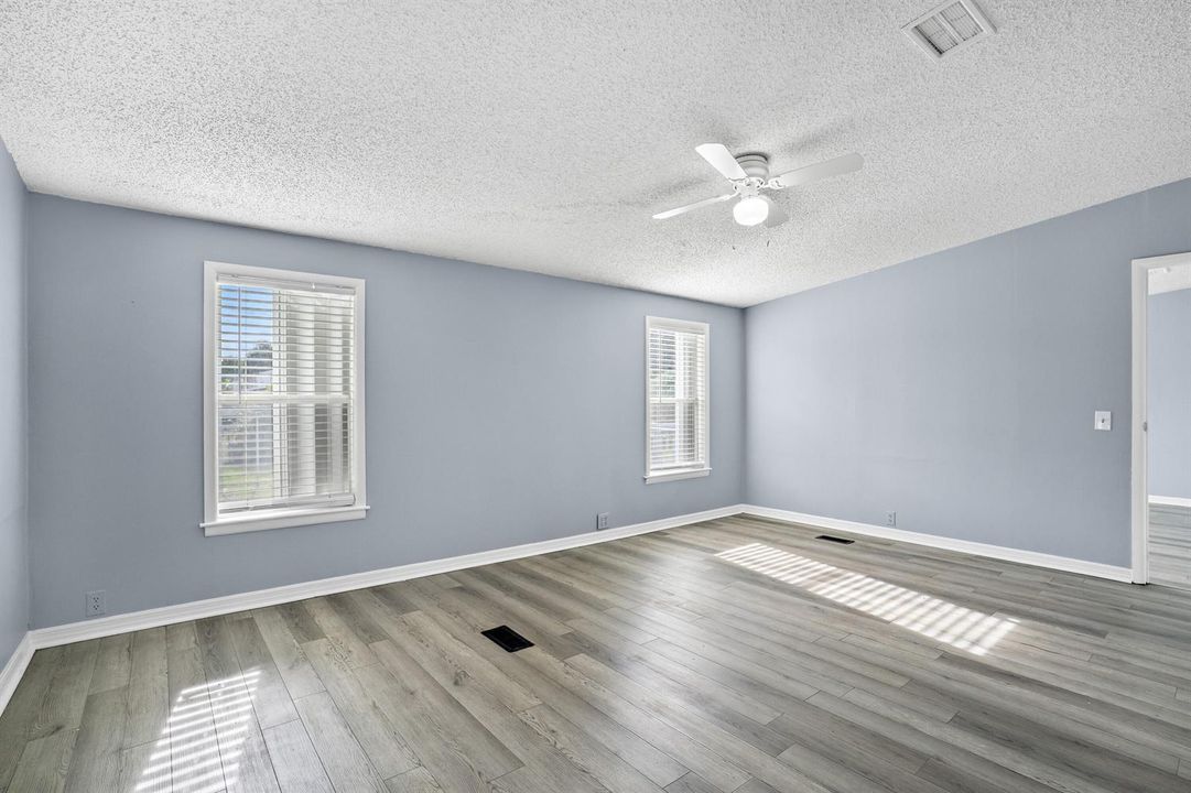 7990-129th-Pl-HigMedia-023