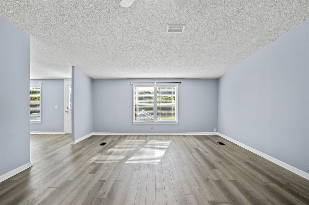 7990-129th-Pl-HigMedia-009
