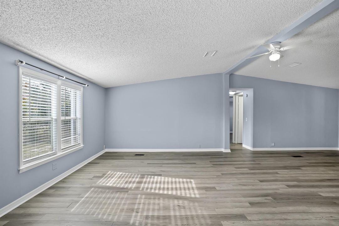 7990-129th-Pl-HigMedia-010