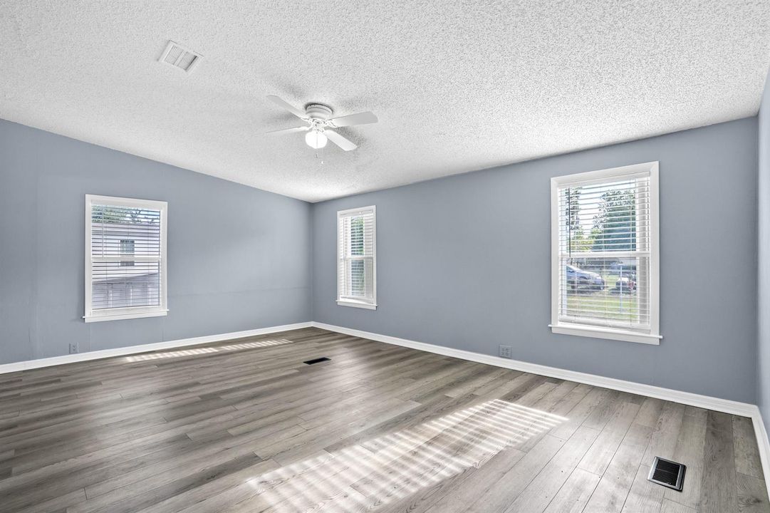 7990-129th-Pl-HigMedia-020