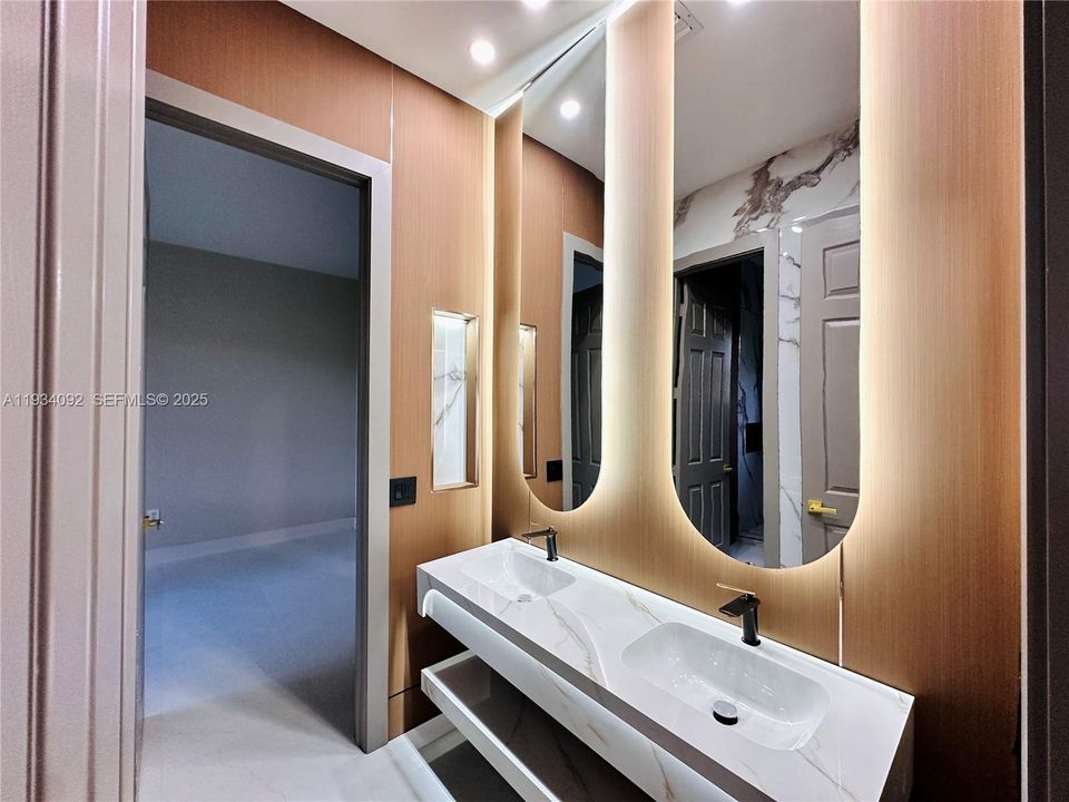 En Venta: $2,285,000 (6 camas, 5 baños, 0 Pies cuadrados)