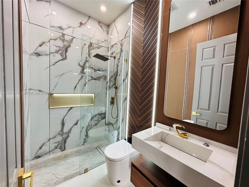 En Venta: $2,285,000 (6 camas, 5 baños, 0 Pies cuadrados)