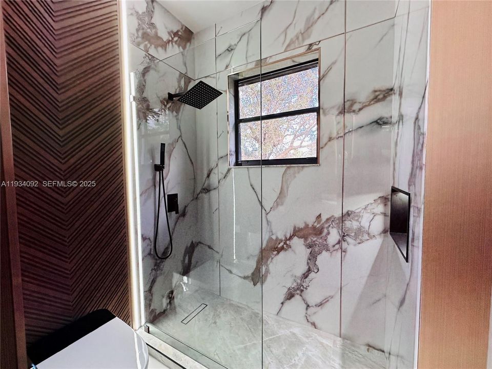 En Venta: $2,285,000 (6 camas, 5 baños, 0 Pies cuadrados)