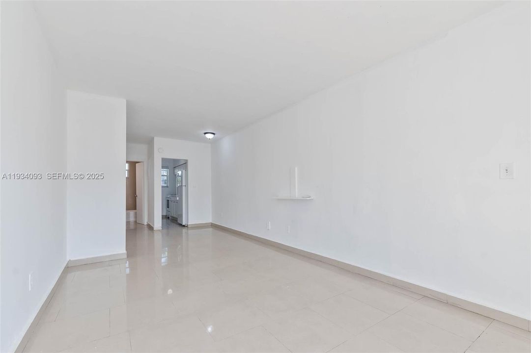 For Rent: $1,550 (0 beds, 1 baths, 450 Square Feet)