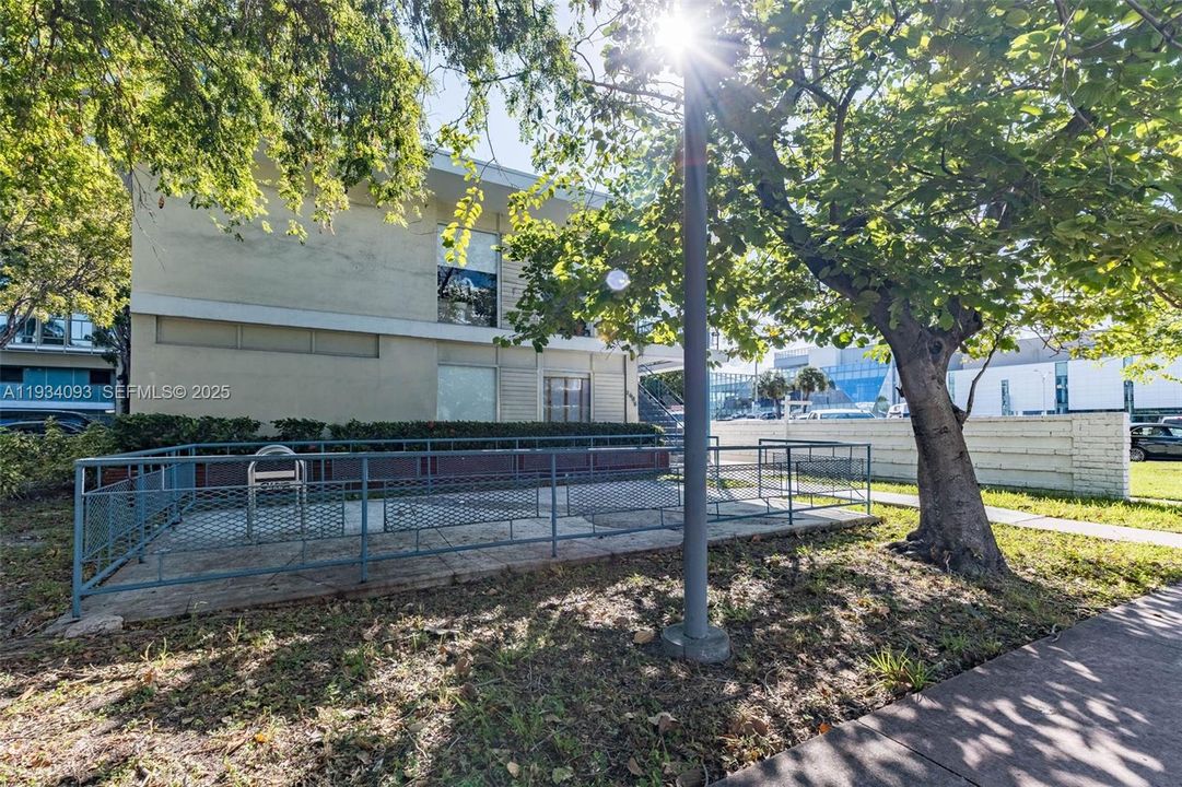 For Rent: $1,550 (0 beds, 1 baths, 450 Square Feet)