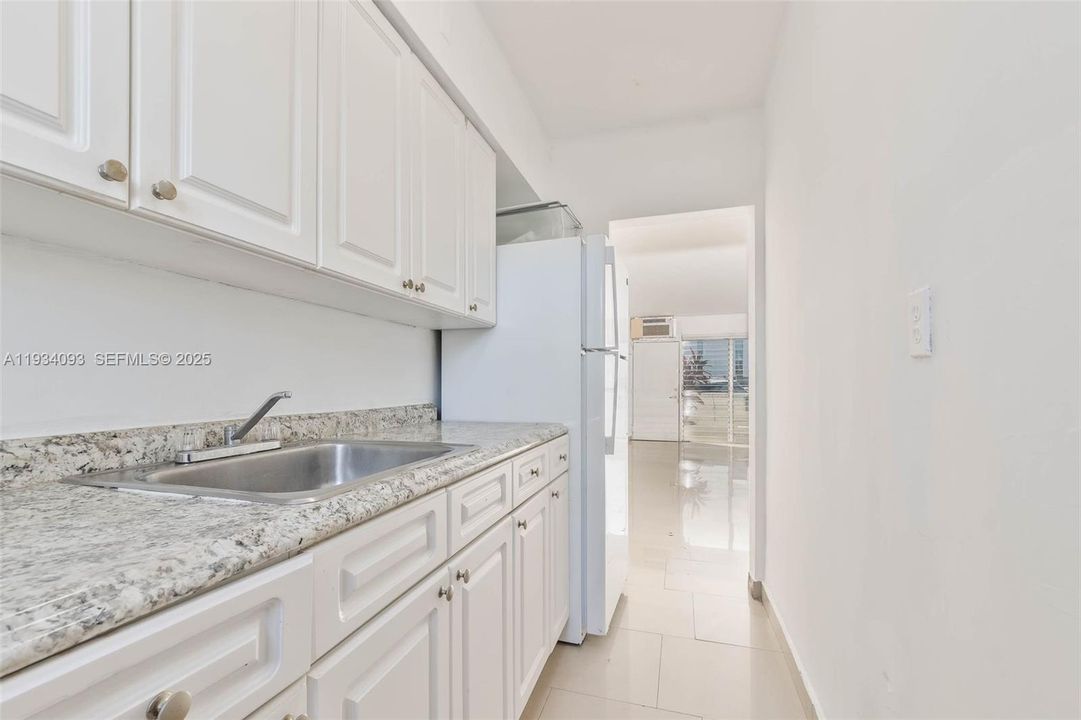 For Rent: $1,550 (0 beds, 1 baths, 450 Square Feet)