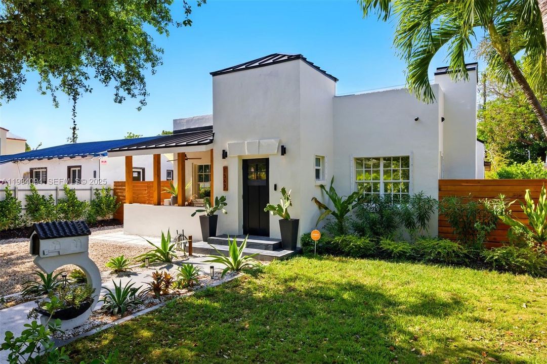 En Renta: $8,000 (3 camas, 3 baños, 1670 Pies cuadrados)