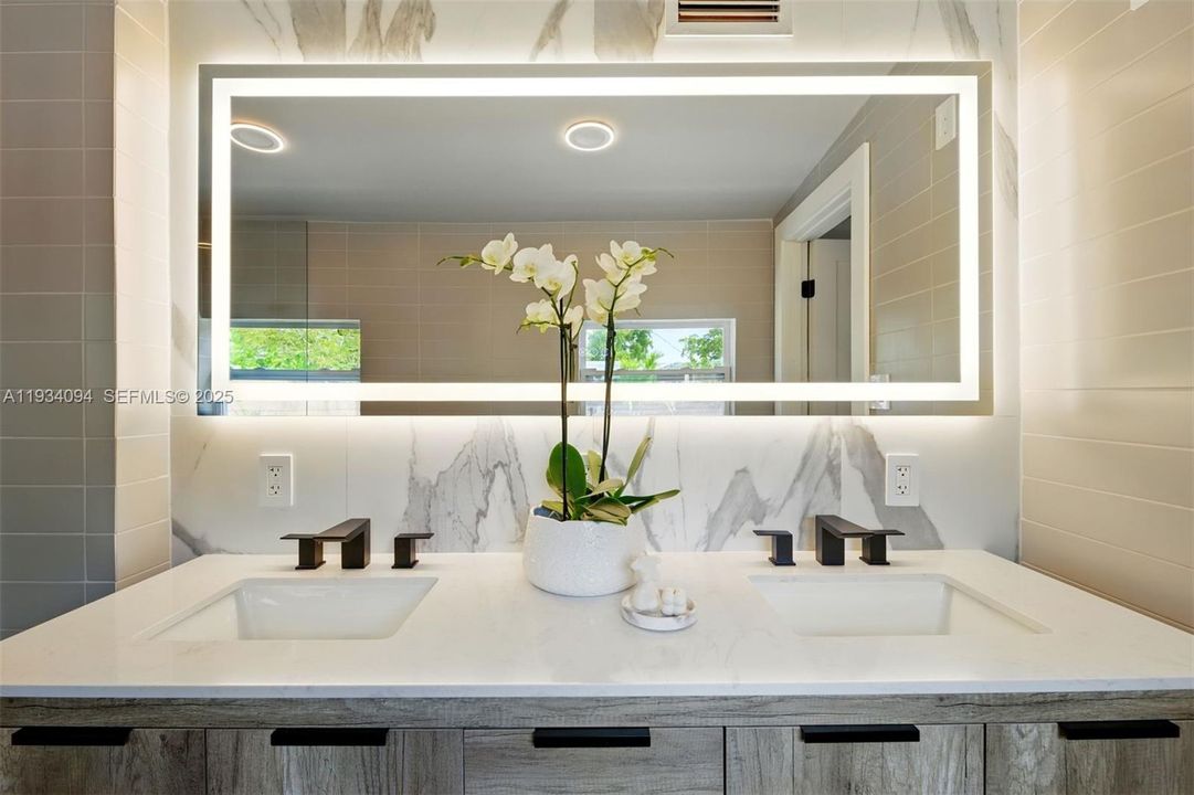 En Renta: $8,000 (3 camas, 3 baños, 1670 Pies cuadrados)