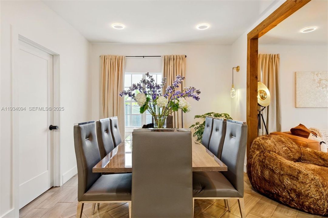 En Renta: $8,000 (3 camas, 3 baños, 1670 Pies cuadrados)