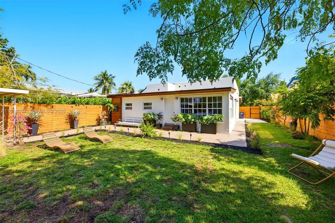 En Renta: $8,000 (3 camas, 3 baños, 1670 Pies cuadrados)