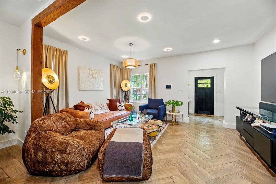 En Renta: $8,000 (3 camas, 3 baños, 1670 Pies cuadrados)