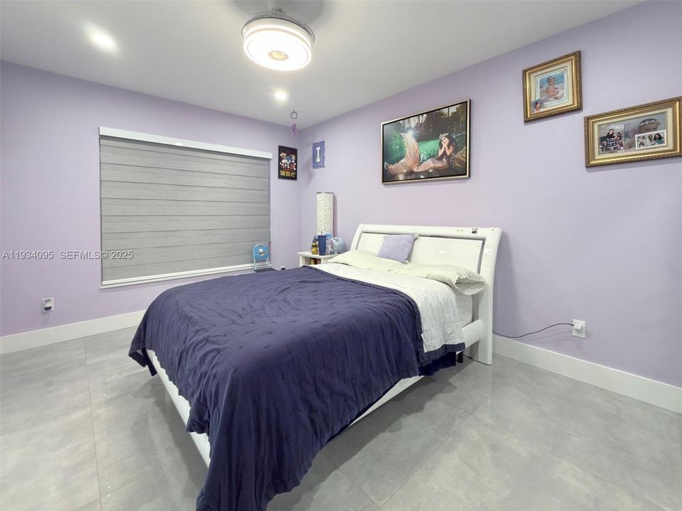 En Venta: $1,100,000 (5 camas, 4 baños, 2047 Pies cuadrados)