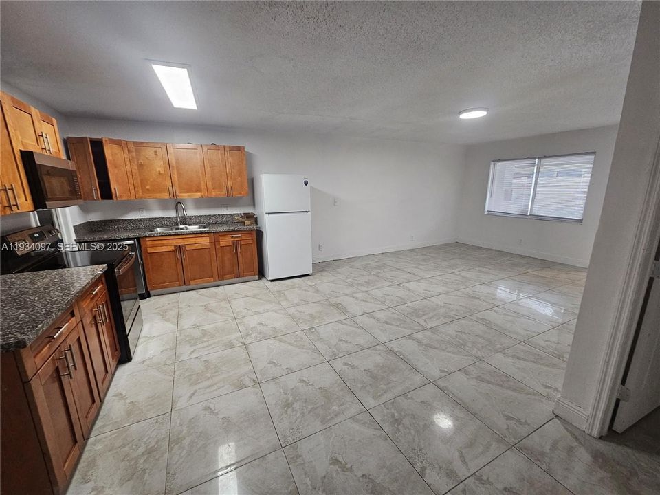 出租: $2,550 (3 贝兹, 2 浴室, 0 平方英尺)