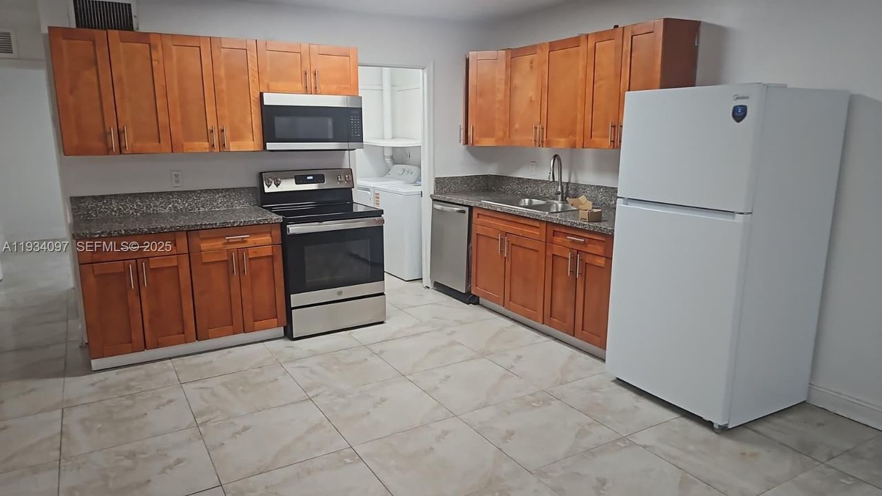 出租: $2,550 (3 贝兹, 2 浴室, 0 平方英尺)