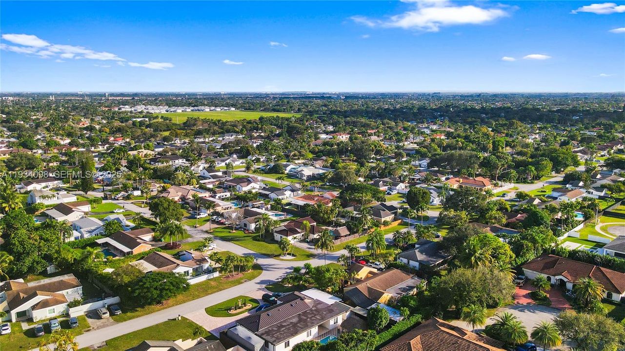 For Sale: $850,000 (3 beds, 2 baths, 1848 Square Feet)