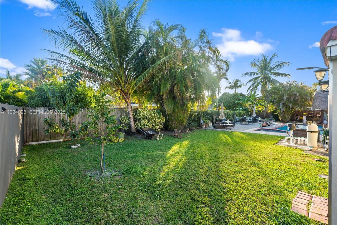 For Sale: $850,000 (3 beds, 2 baths, 1848 Square Feet)