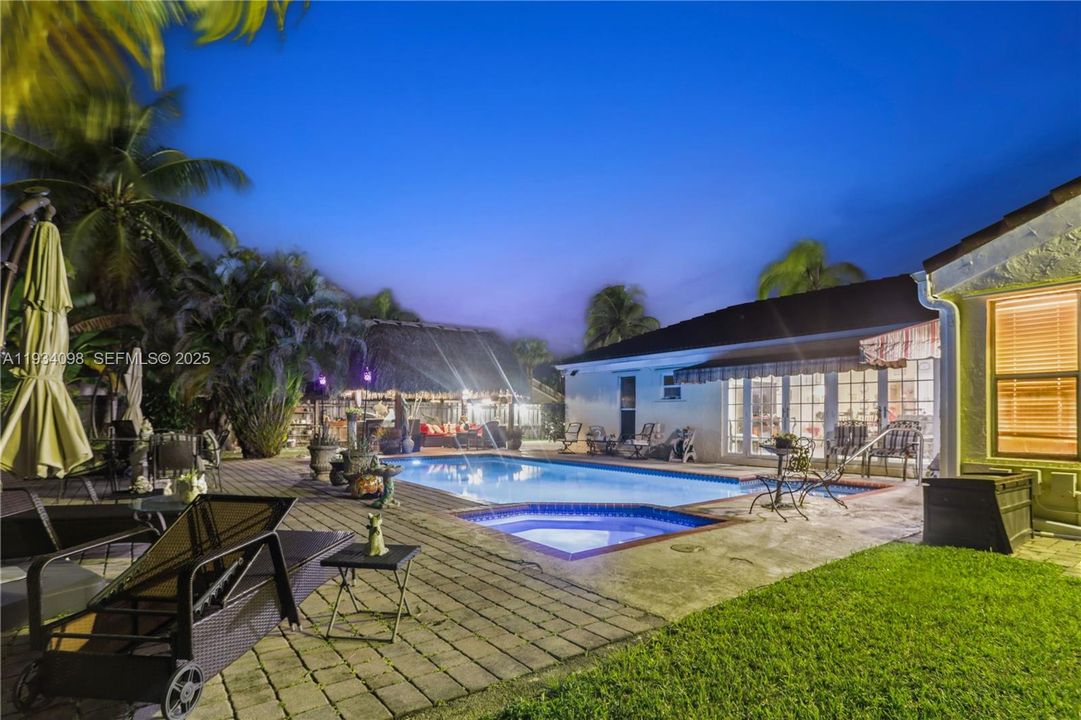 For Sale: $850,000 (3 beds, 2 baths, 1848 Square Feet)