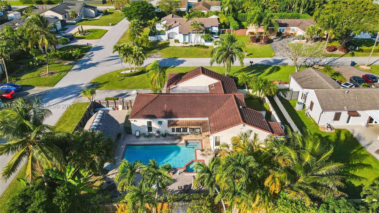 For Sale: $850,000 (3 beds, 2 baths, 1848 Square Feet)