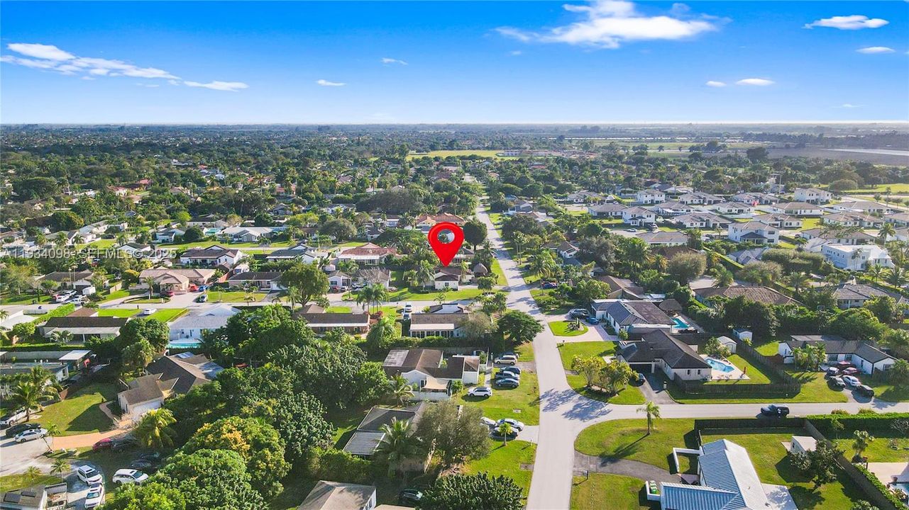 For Sale: $850,000 (3 beds, 2 baths, 1848 Square Feet)