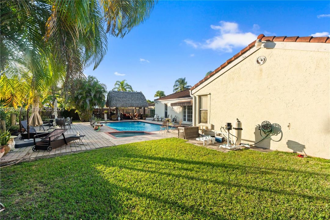 For Sale: $850,000 (3 beds, 2 baths, 1848 Square Feet)