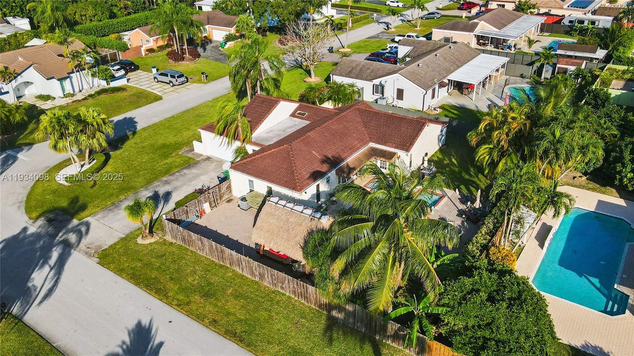 For Sale: $850,000 (3 beds, 2 baths, 1848 Square Feet)