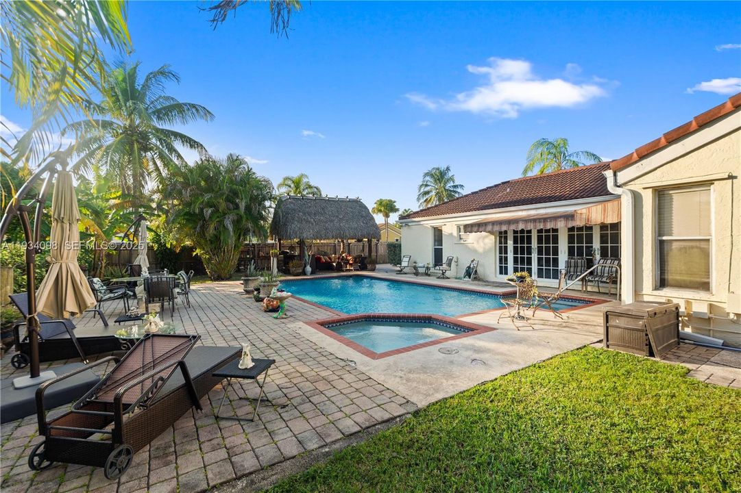 For Sale: $850,000 (3 beds, 2 baths, 1848 Square Feet)