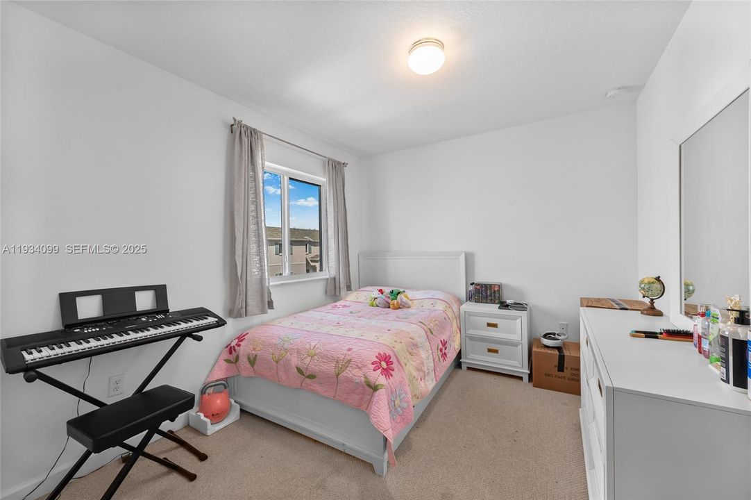 For Rent: $2,600 (4 beds, 3 baths, 1730 Square Feet)