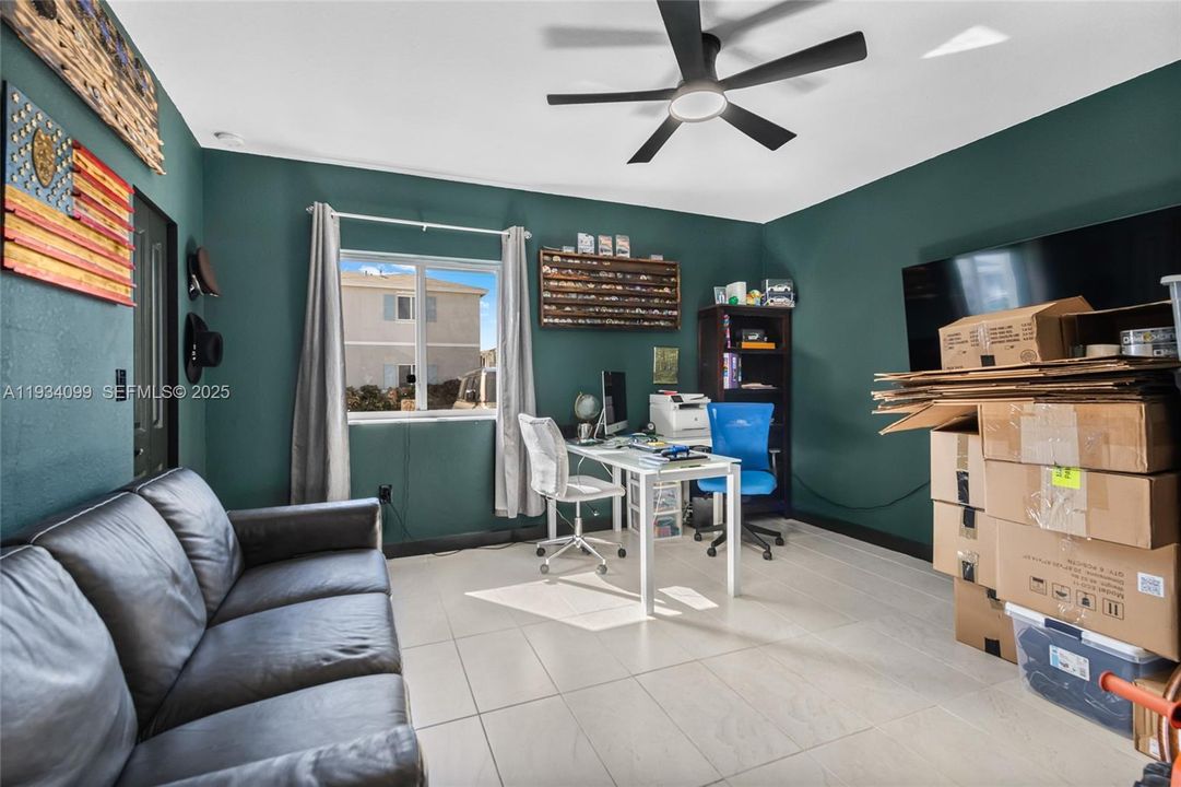 For Rent: $2,600 (4 beds, 3 baths, 1730 Square Feet)