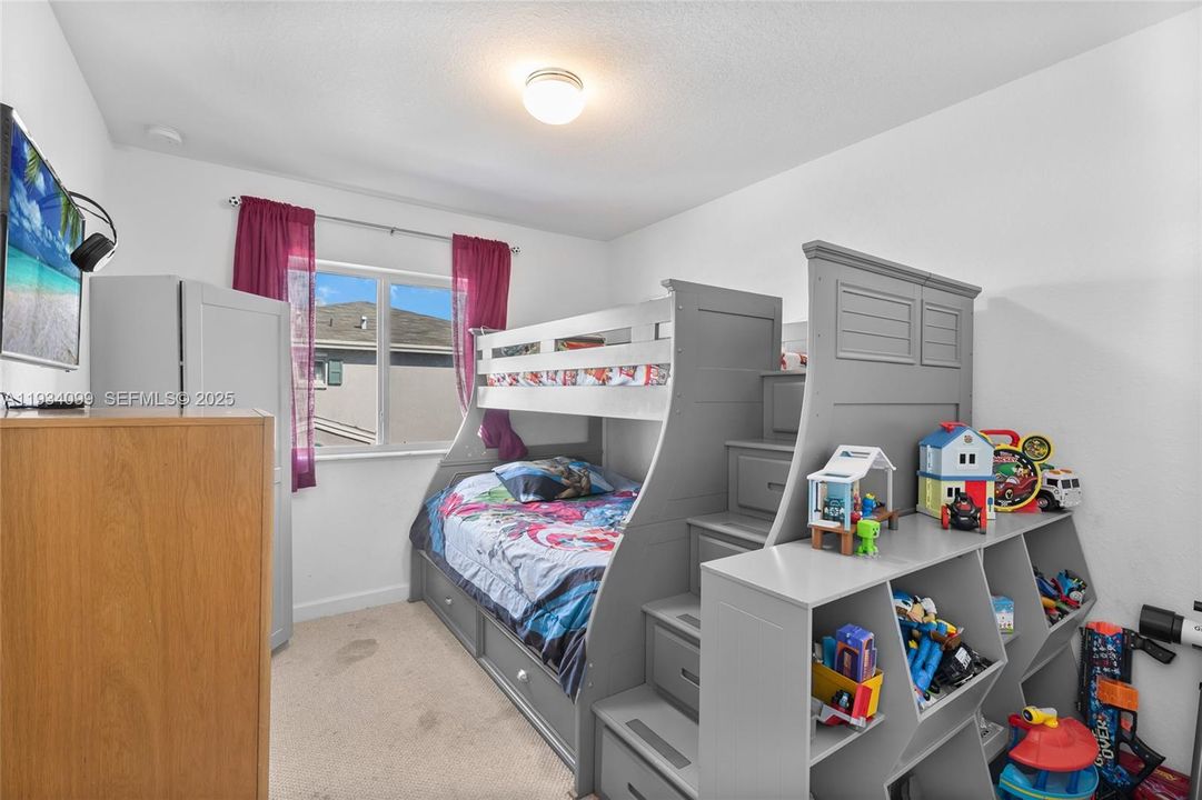 For Rent: $2,600 (4 beds, 3 baths, 1730 Square Feet)