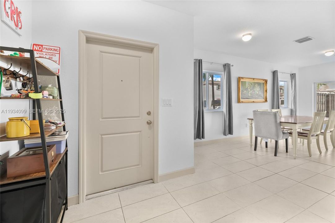 For Rent: $2,600 (4 beds, 3 baths, 1730 Square Feet)