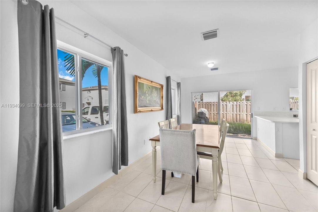 For Rent: $2,600 (4 beds, 3 baths, 1730 Square Feet)