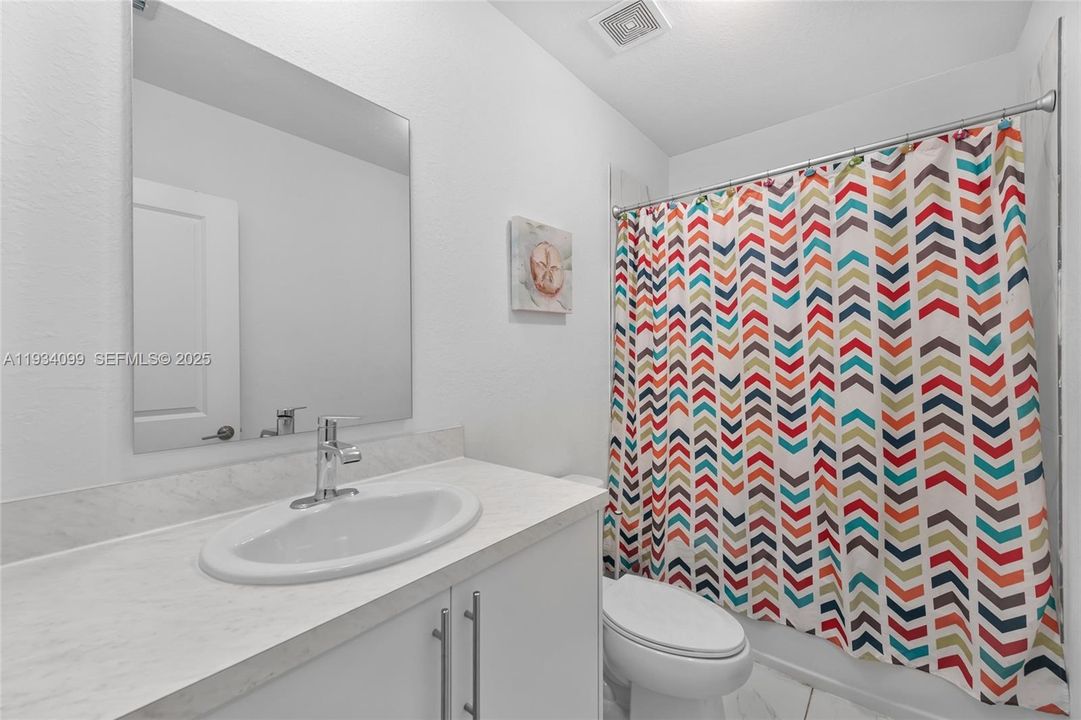 For Rent: $2,600 (4 beds, 3 baths, 1730 Square Feet)