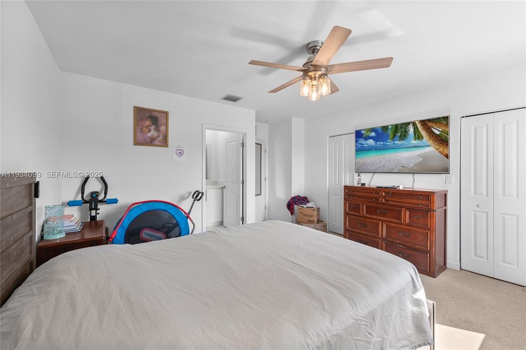 For Rent: $2,600 (4 beds, 3 baths, 1730 Square Feet)