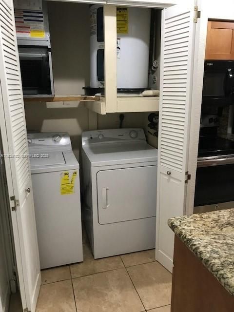 For Sale: $268,000 (2 beds, 2 baths, 1144 Square Feet)